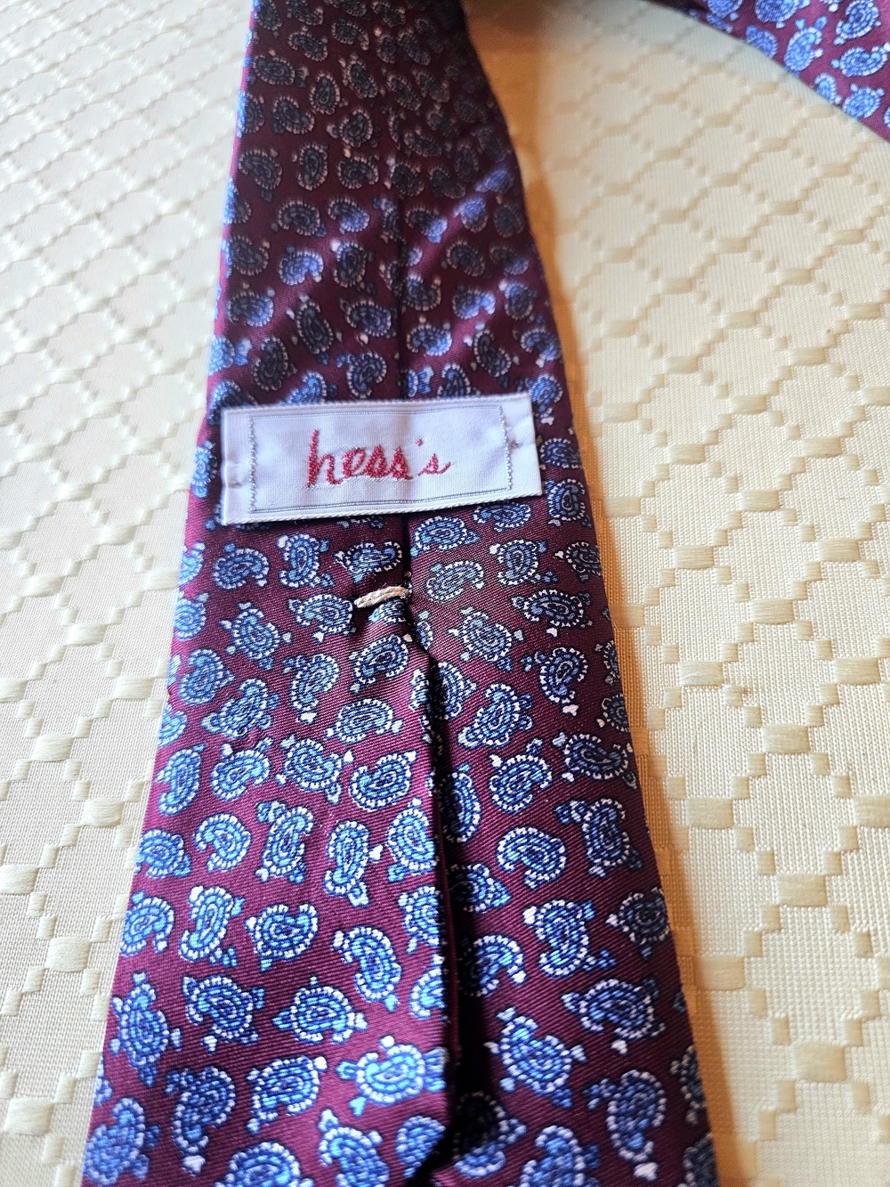 Vintage Hess's Men's Burgundy Paisley Silk Tie